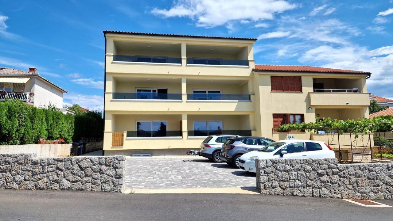Apartmani Krajinovic Krk Town Buitenkant foto