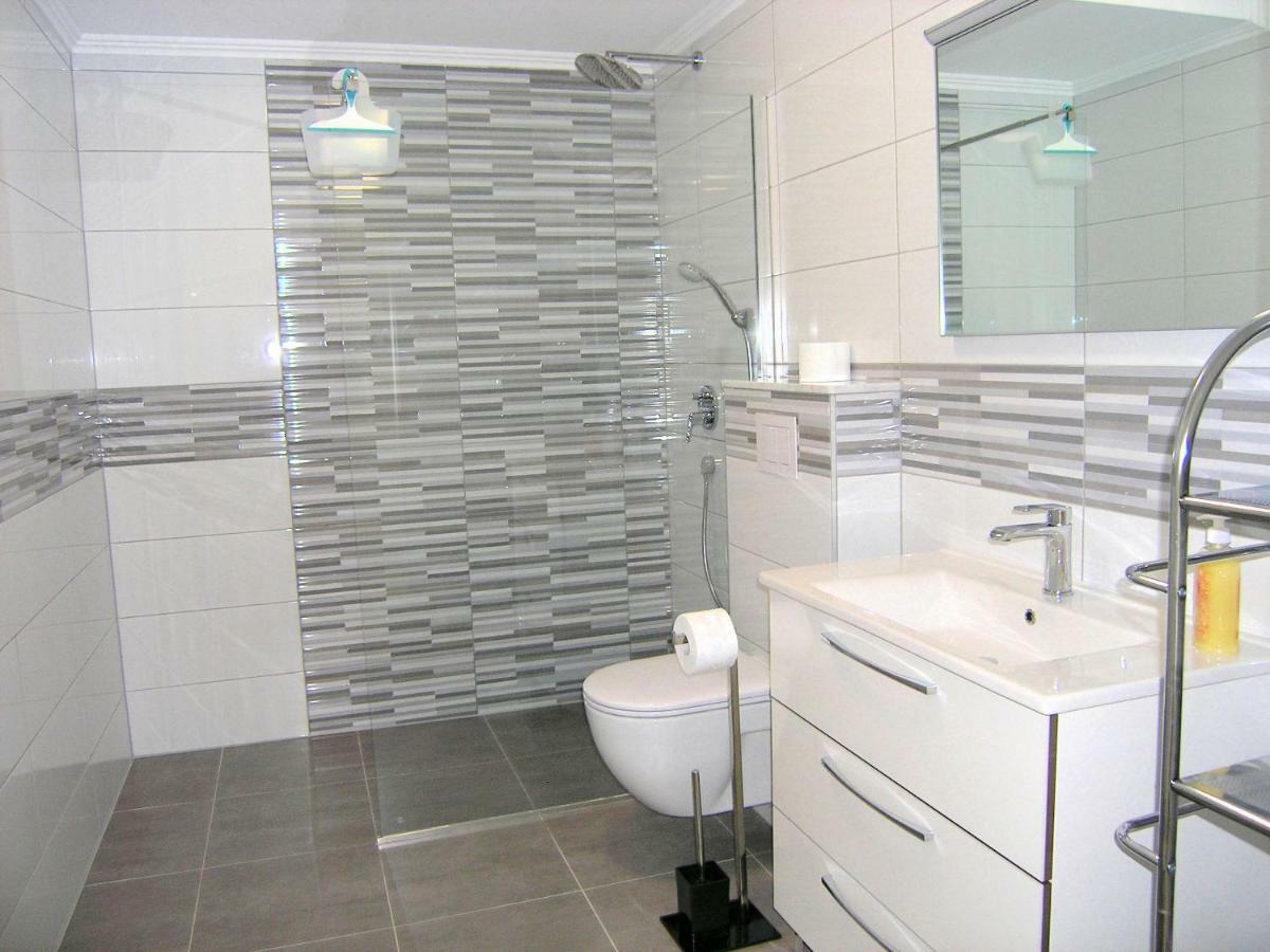 Apartmani Krajinovic Krk Town Buitenkant foto
