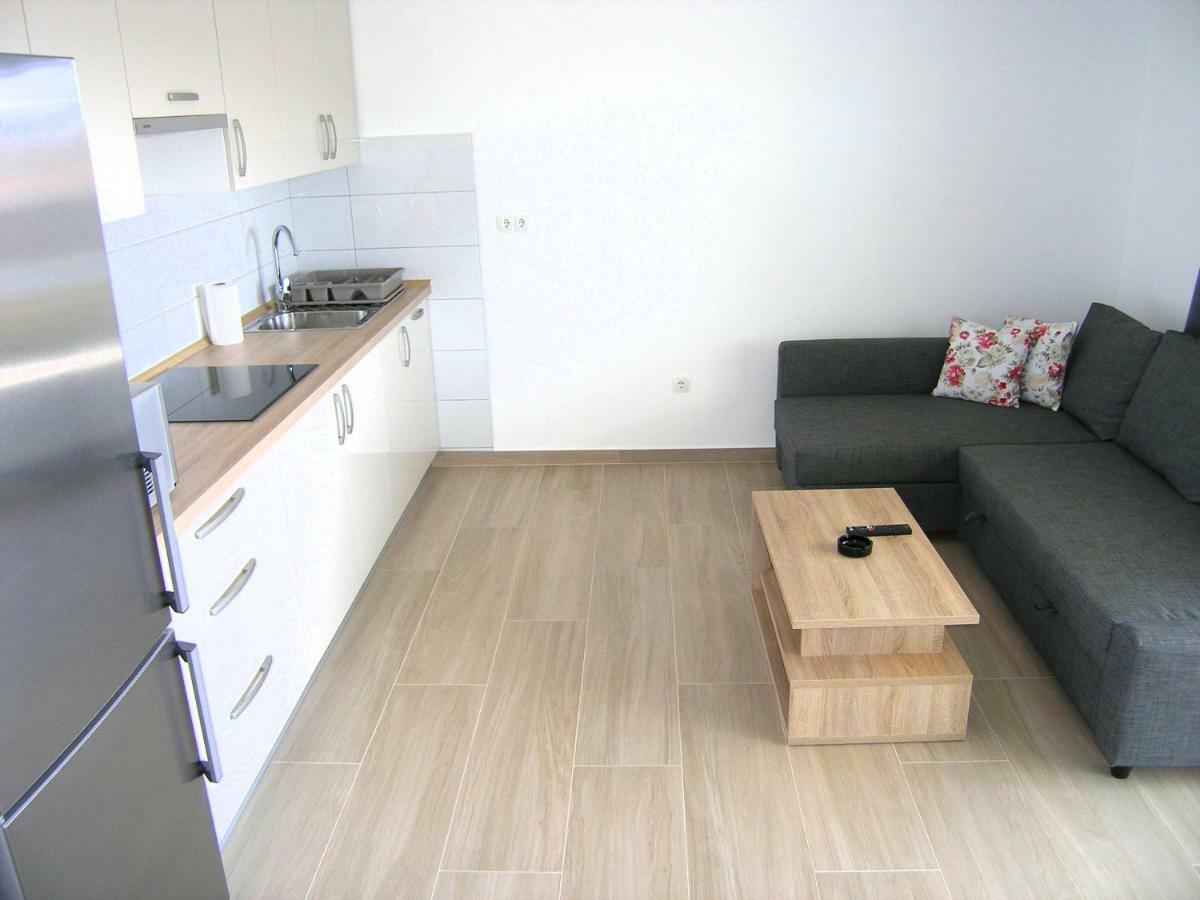 Apartmani Krajinovic Krk Town Buitenkant foto