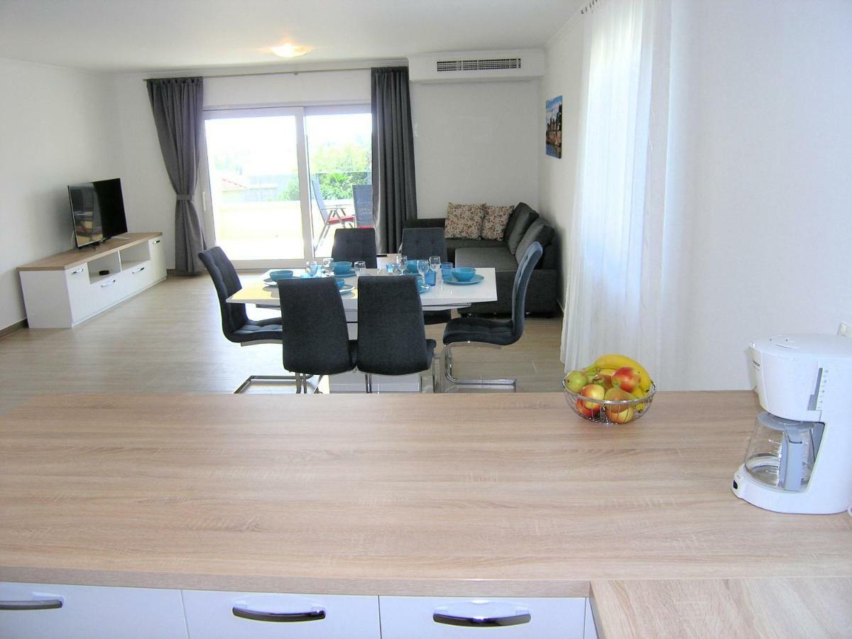 Apartmani Krajinovic Krk Town Buitenkant foto