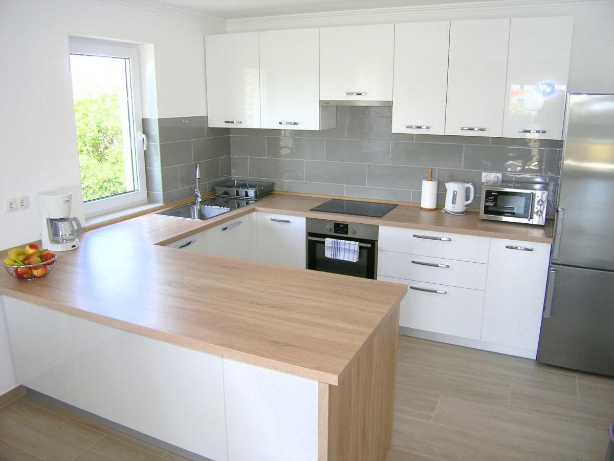 Apartmani Krajinovic Krk Town Buitenkant foto