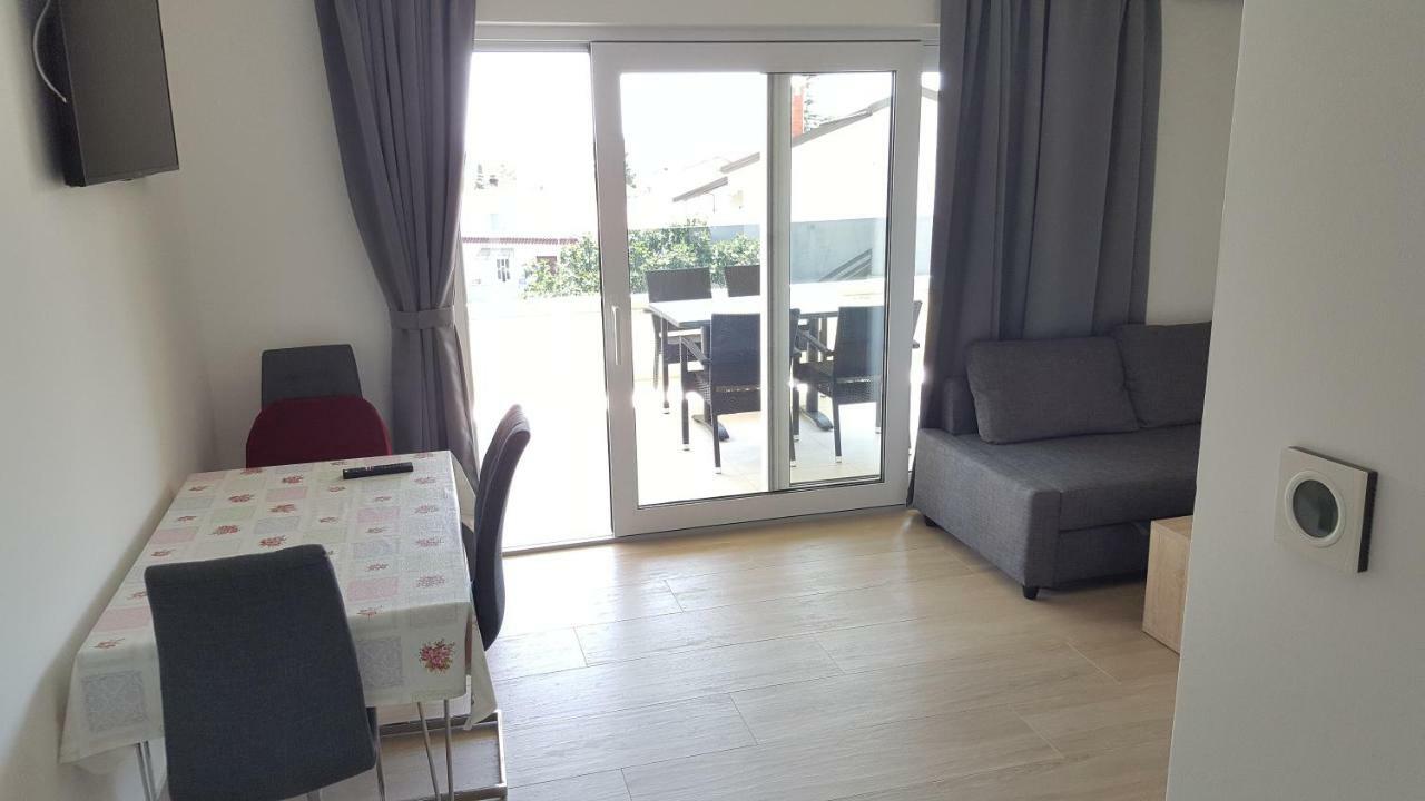 Apartmani Krajinovic Krk Town Buitenkant foto